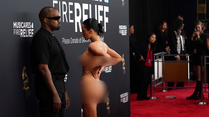 cannes-sinema-senligi-ciplakligi-yasakladi-kanye-westin-esinin-imajlari-kararda-tesirli-oldu-5QrhN8GZ.png
