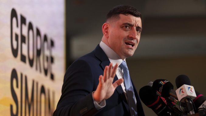 romanyayi-yine-buyuk-yapmak-isteyen-george-simion-ulkesinin-maga-baskani-mi-olacak-b2OTIXX7.jpg