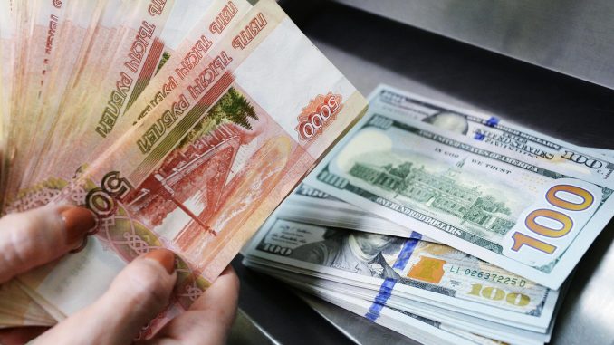 ruble-sene-basindan-bu-yana-dolar-karsisinda-en-cok-guclenen-para-birimi-oldu-2mp4Lz4y.jpg